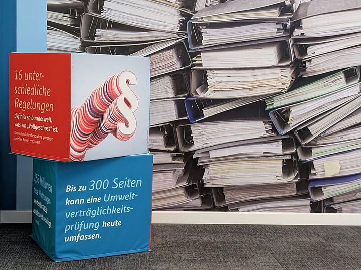 Komplizierte Baugesetze bremsen Neubau aus. Die Bausetzbuch-Novelle soll das Baurecht entschlacken und Wohnbau in angespannten Lagen Priorität einräumen. Grafik: Bundesregierung Komplizierte Baugesetze bremsen Neubau aus