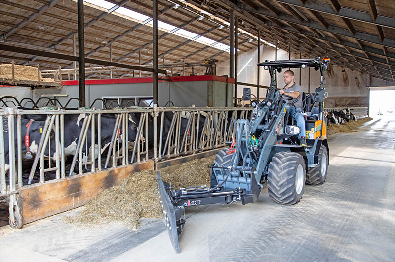 Elektrische Radlader Giant 2200E in der Landwirtschaft